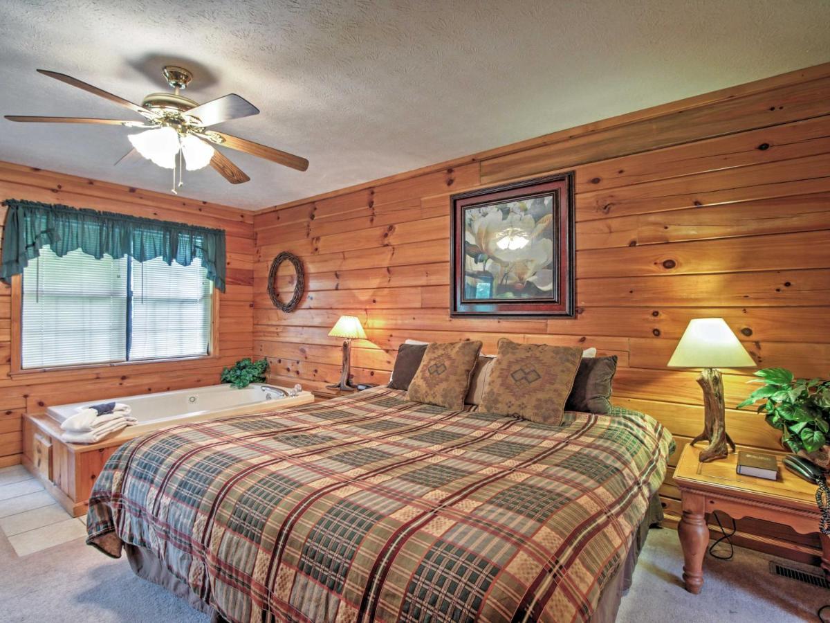 Idyllic Cabin With Hot Tub Less Than 2 Mi To Dollywood! Sevierville Exteriör bild