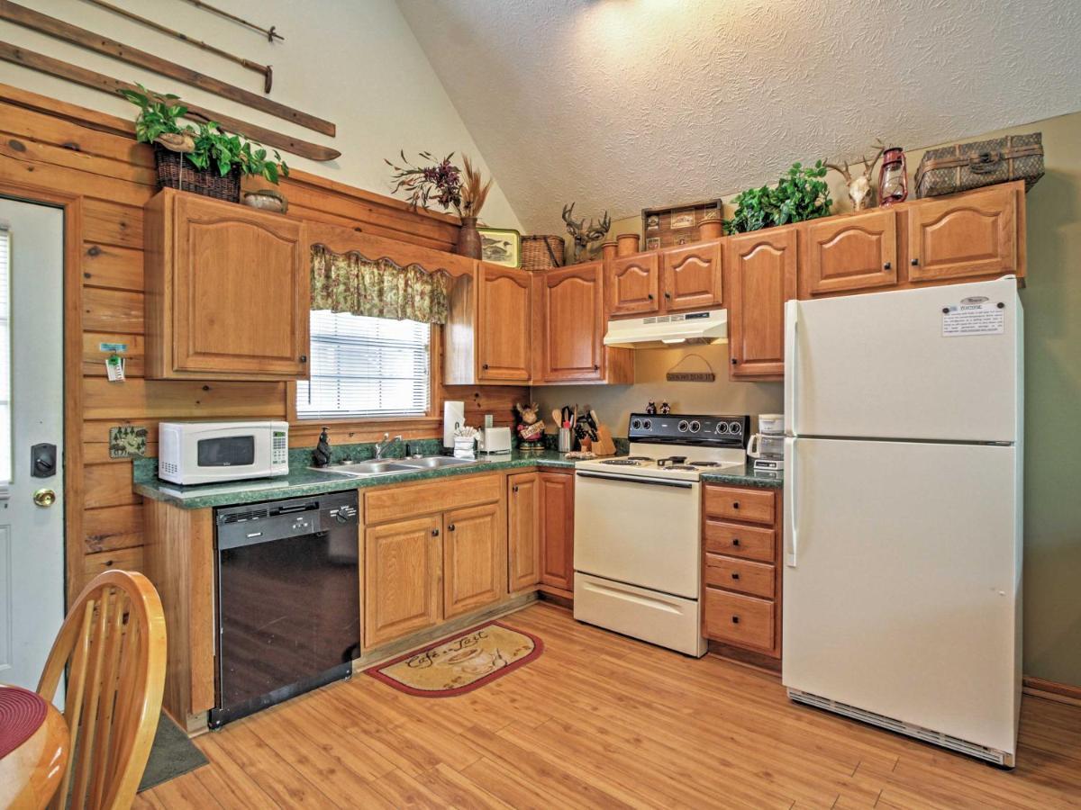 Idyllic Cabin With Hot Tub Less Than 2 Mi To Dollywood! Sevierville Exteriör bild