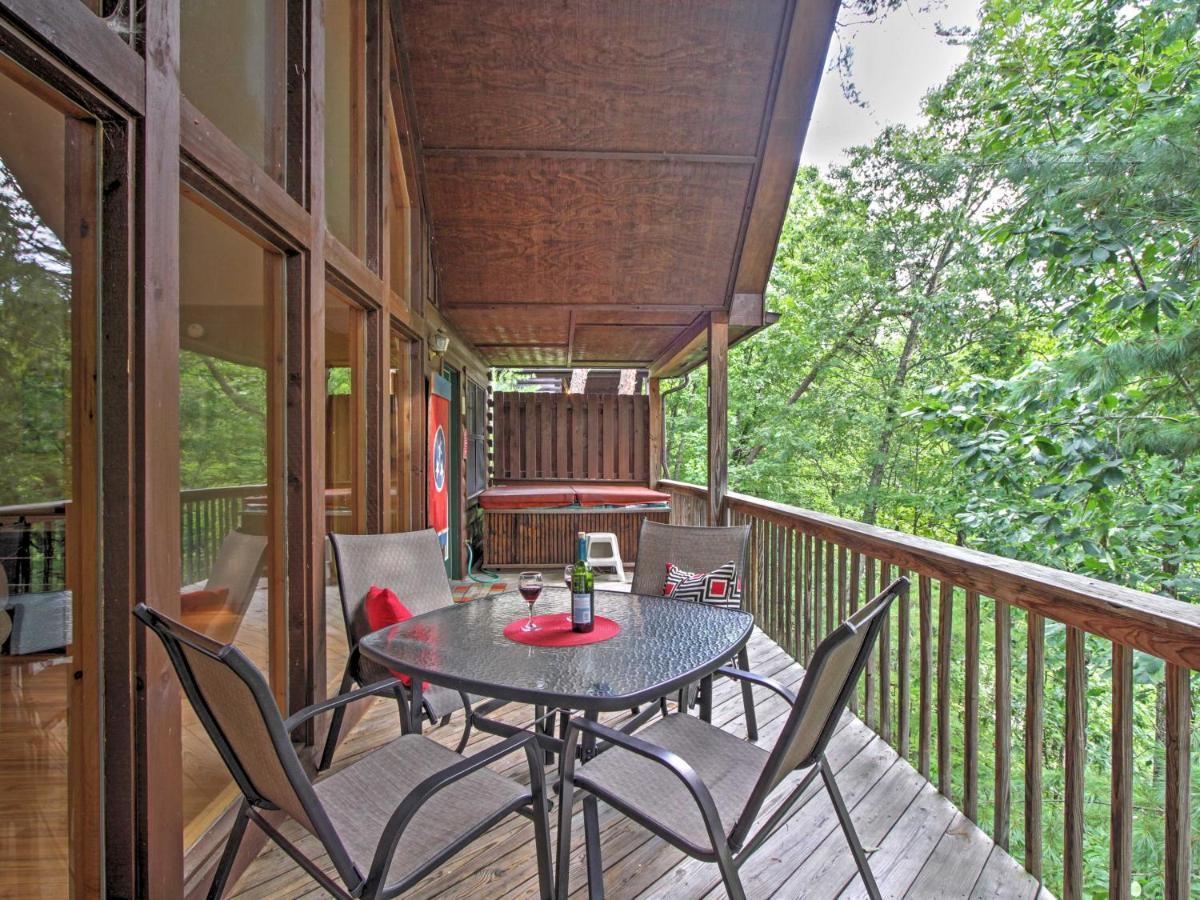 Idyllic Cabin With Hot Tub Less Than 2 Mi To Dollywood! Sevierville Exteriör bild