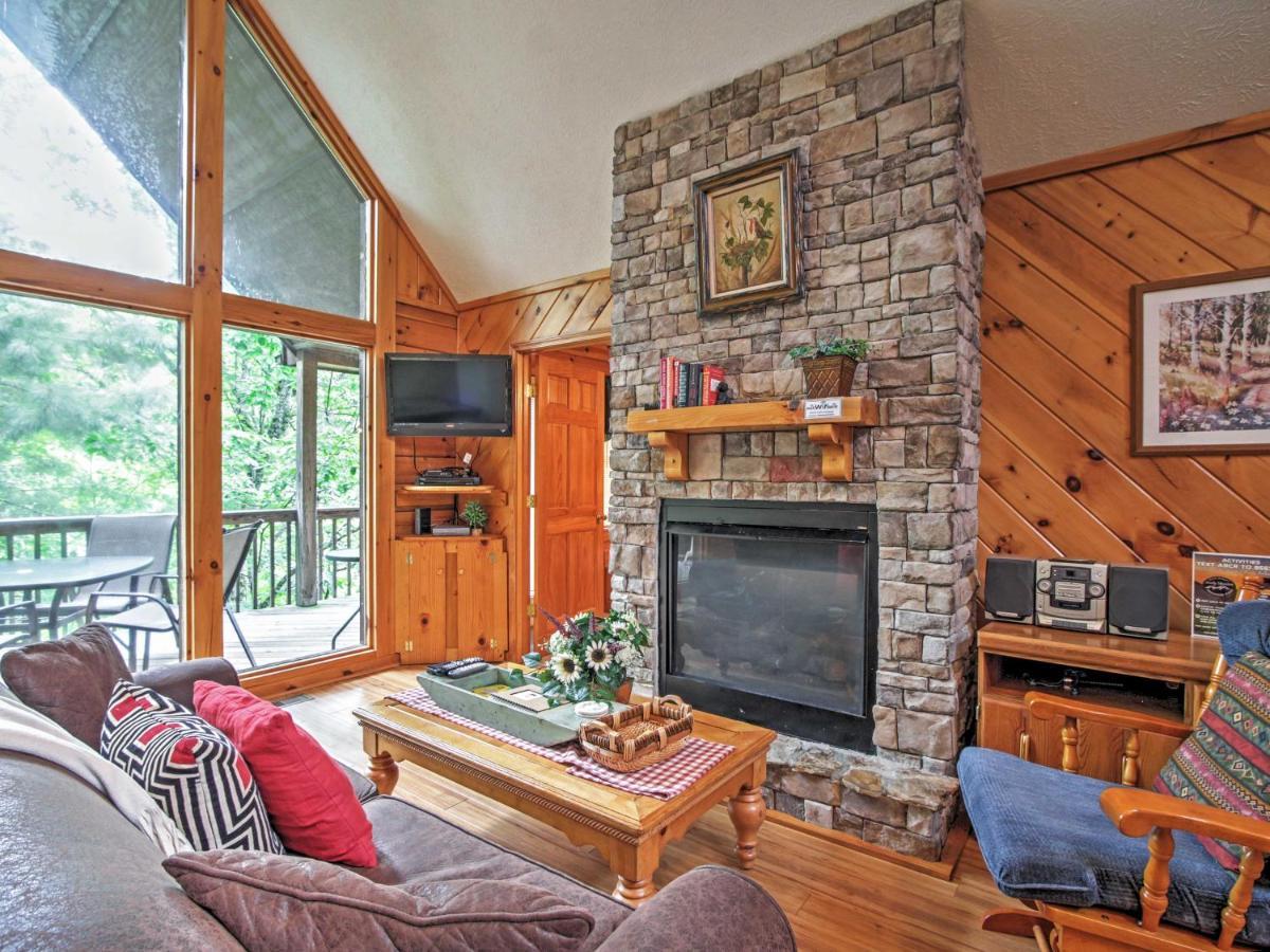 Idyllic Cabin With Hot Tub Less Than 2 Mi To Dollywood! Sevierville Exteriör bild