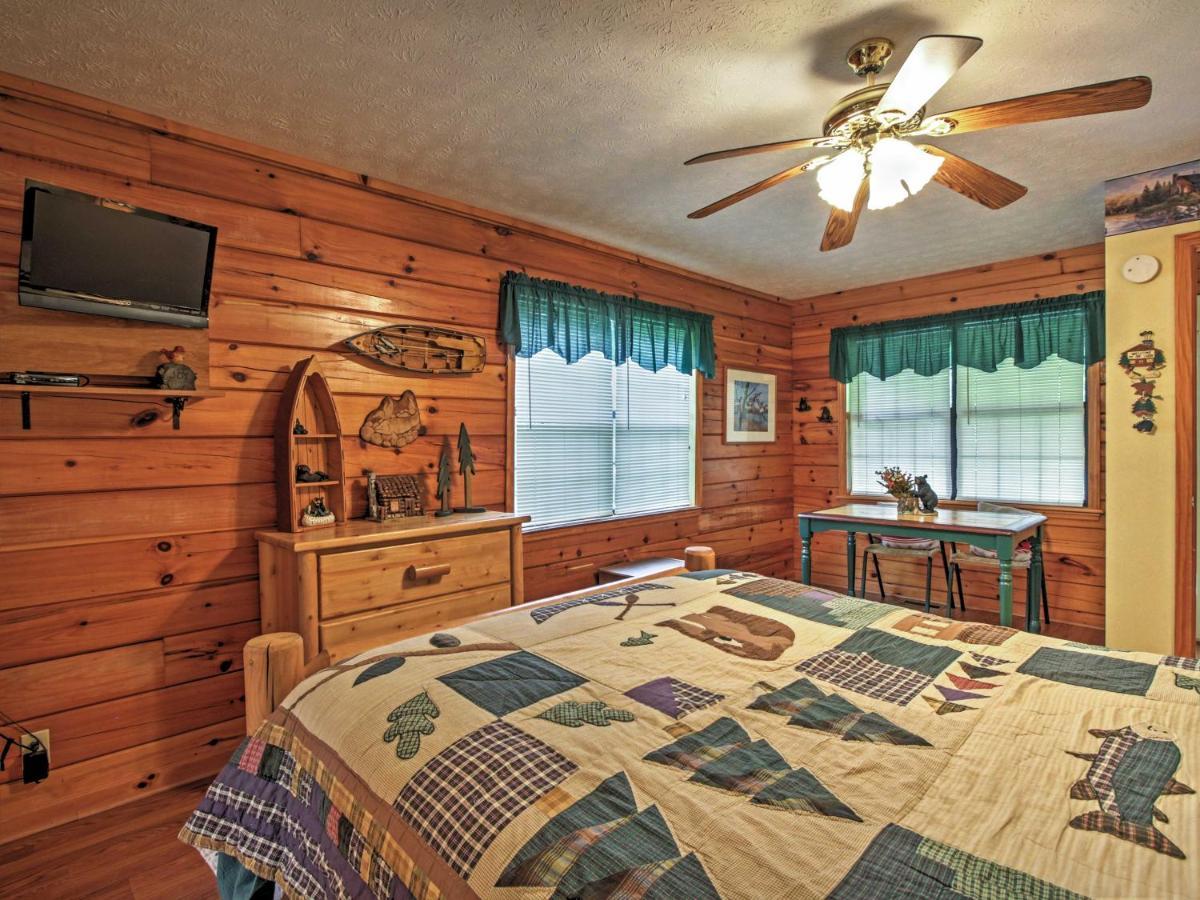 Idyllic Cabin With Hot Tub Less Than 2 Mi To Dollywood! Sevierville Exteriör bild