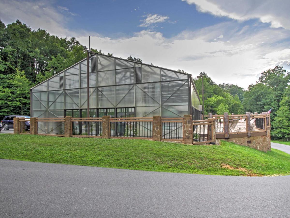 Idyllic Cabin With Hot Tub Less Than 2 Mi To Dollywood! Sevierville Exteriör bild