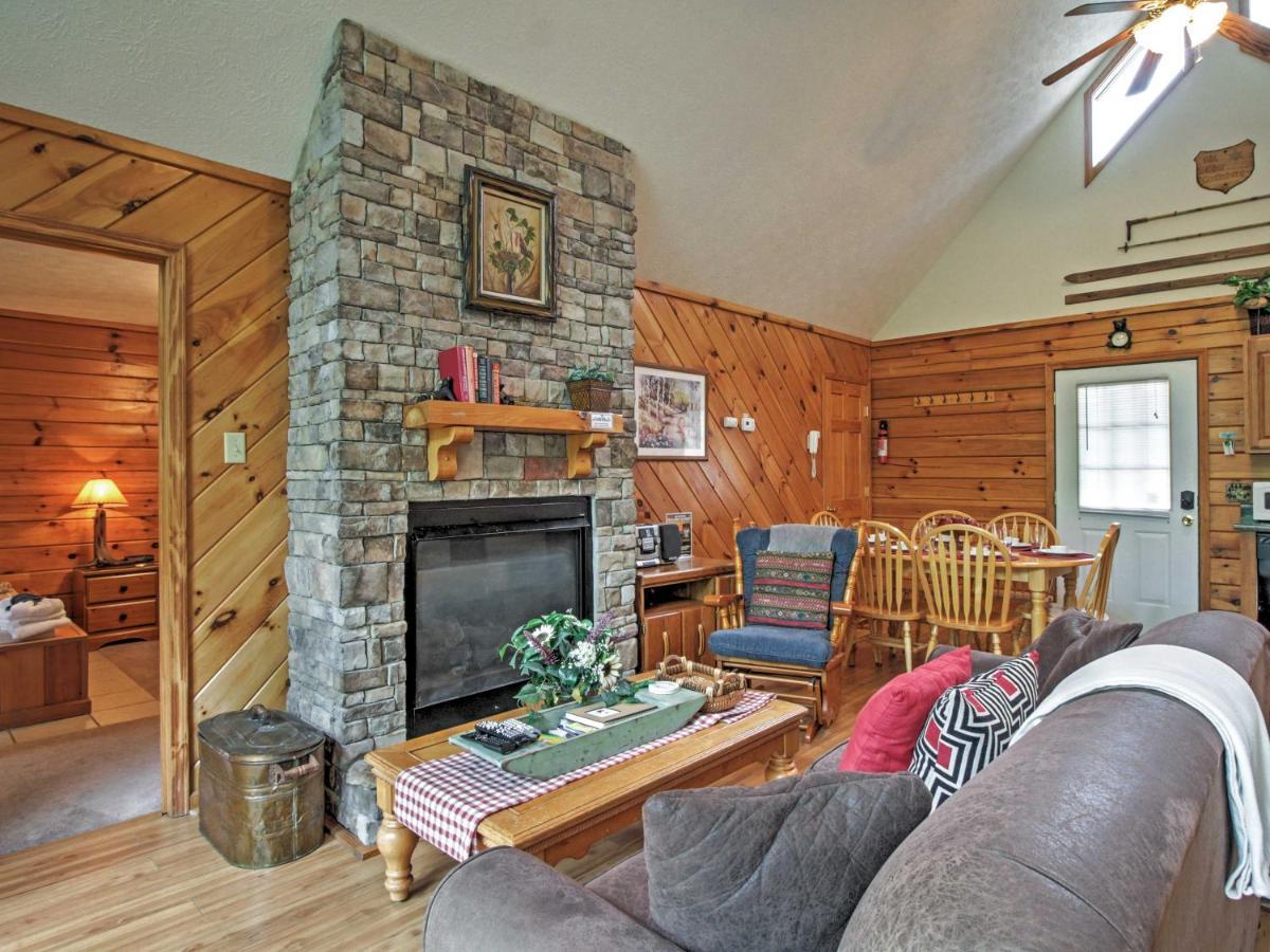 Idyllic Cabin With Hot Tub Less Than 2 Mi To Dollywood! Sevierville Exteriör bild